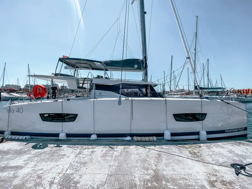 Boat in Algarve - Luxury Catamaran - Portimão - A private way to see the Algarve coast