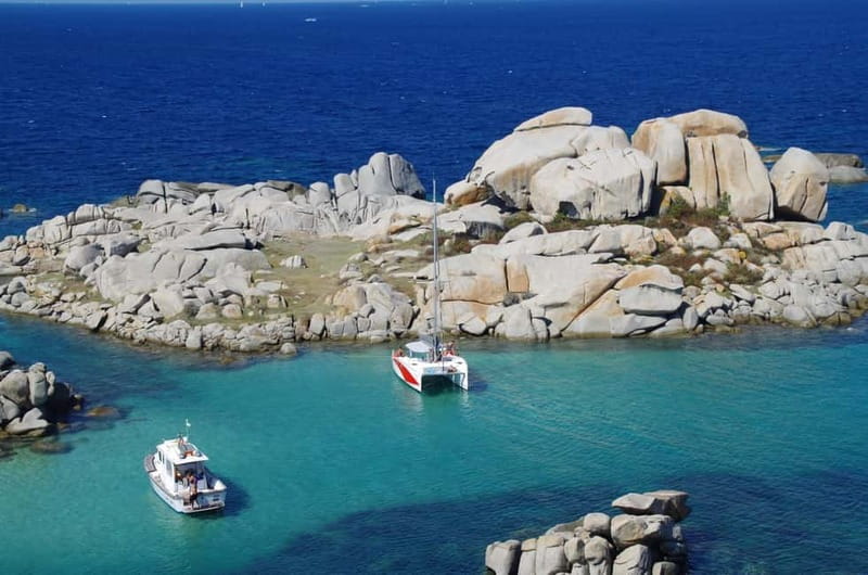 Bonifacio: Catamaran trip with snorkeling at the Lavezzi Islands - Starting at Piantarella Beach