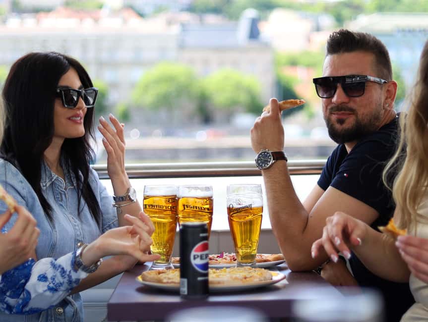 Budapest: Catamaran Pizza Cruise - The music and onboard atmosphere