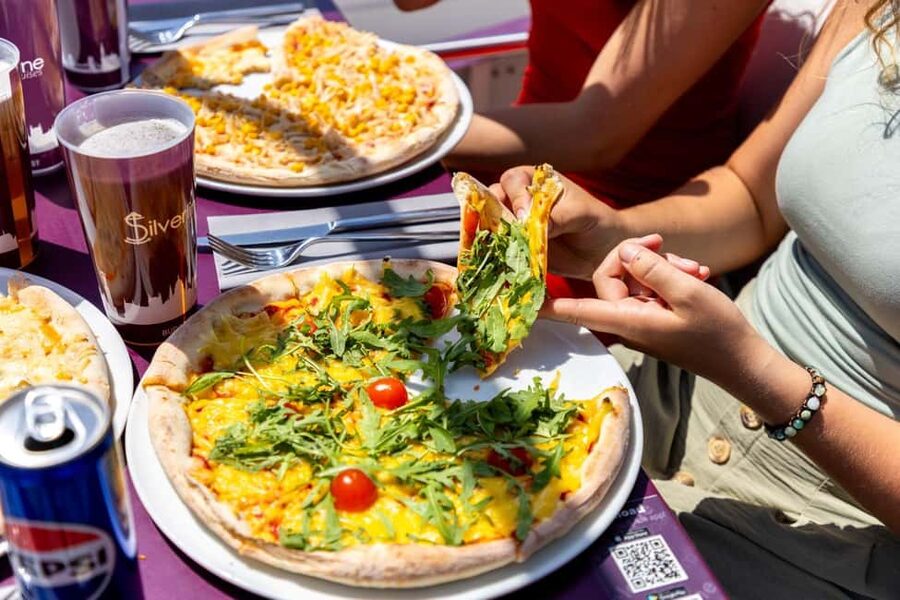 Budapest: Catamaran Pizza Cruise - Chain Bridge and Buda Castle from the Danube