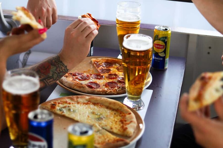Budapest: Catamaran Pizza Cruise - Choosing the best departure time