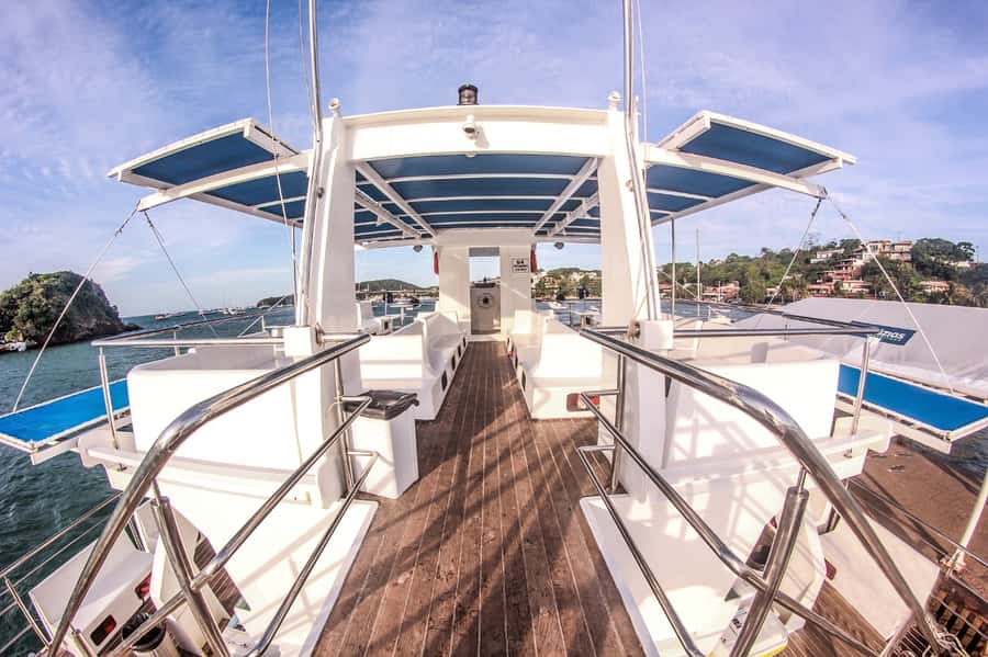 Búzios: Catamaran Boat Tour - The first coastal sweep: Caboclo Island to João Fernandes