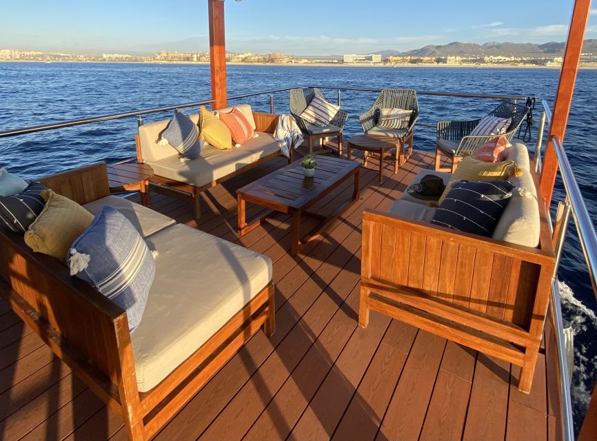 Cabo San Lucas: Private Catamaran Cruise - Cabo’s best sights from the water