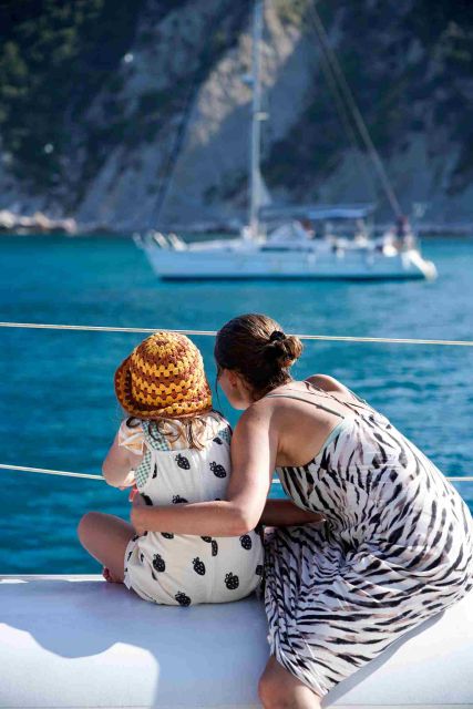 Calpe: Catamaran Tour with Optional Swim Stop - A catamaran ride with different moods