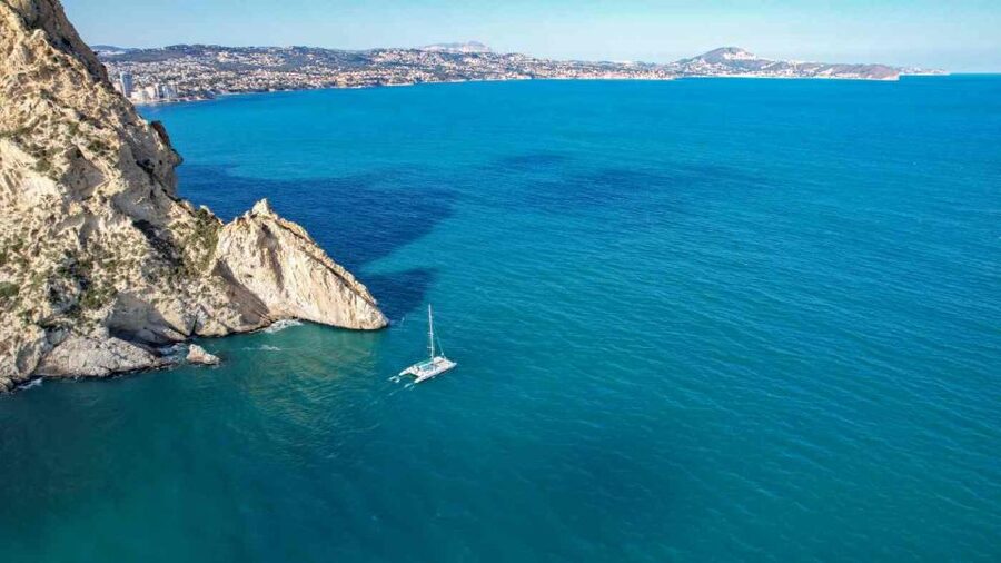 Calpe: Sailing Catamaran with Lunch - The cove stop and swimming time
