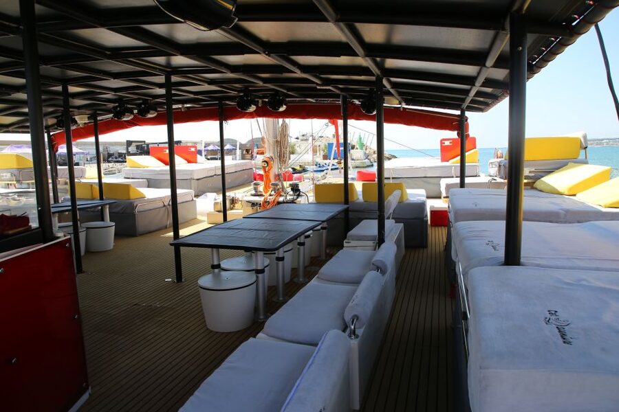 Cambrils: Catamaran Cruise with Drinks and BBQ Lunch Option - The swim stop between Cap Salou and La Pineda