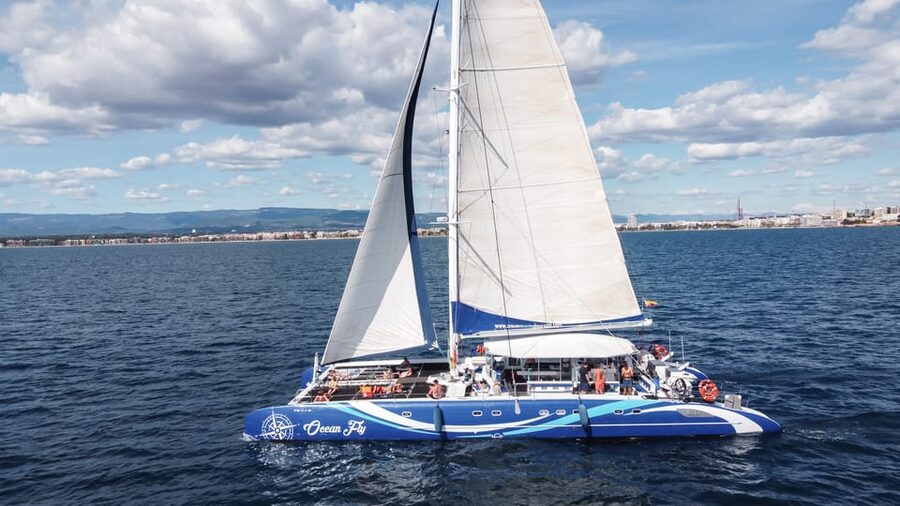 Cambrils: Costa Daurada Sail Catamaran Cruise - The 3-hour route and its swimming stop