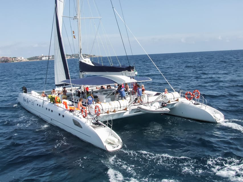 Cambrils: Costa Daurada Sail Catamaran Cruise - The 1-hour cruise: an easy taste of the coast