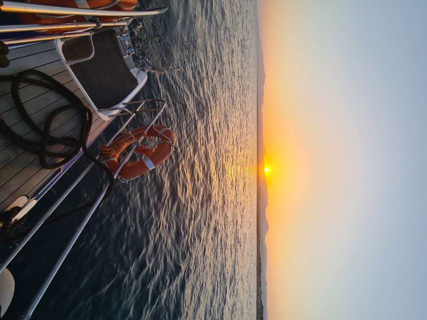 Cambrils: Costa Dorada Sunset Catamaran Cruise with Drinks - Key points at a glance