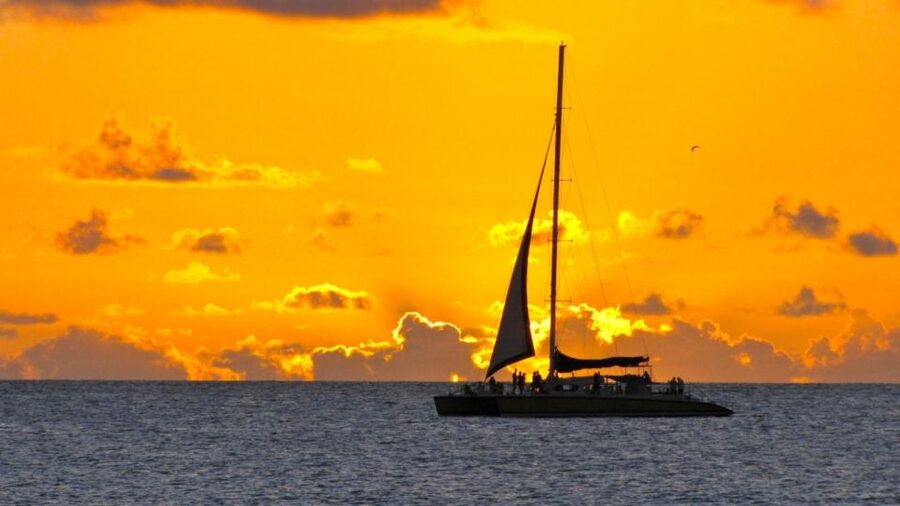 Cambrils: Costa Dorada Sunset Catamaran Cruise with Drinks - The first hour: beaches, villages, and open water