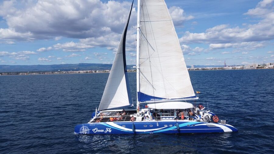 Cambrils: Costa Dorada Sunset Catamaran Cruise with Drinks - What could disappoint you