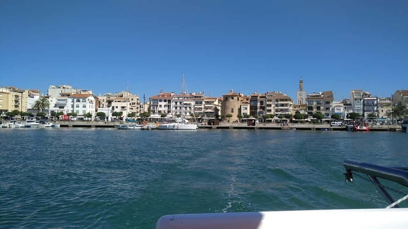 Cambrils/Salou: Coastline Catamaran 2h with drinks, pickup - FAQ