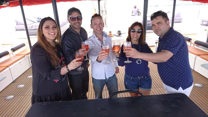 Cambrils/Salou: Coastline Catamaran 2h with drinks, pickup - The swim stop near Platja de les Palmeres