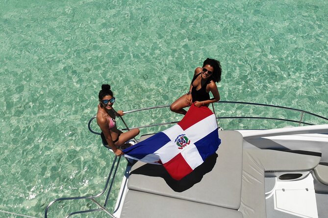Cap Cana Private Family Catamaran - Cruising the Punta Cana shoreline