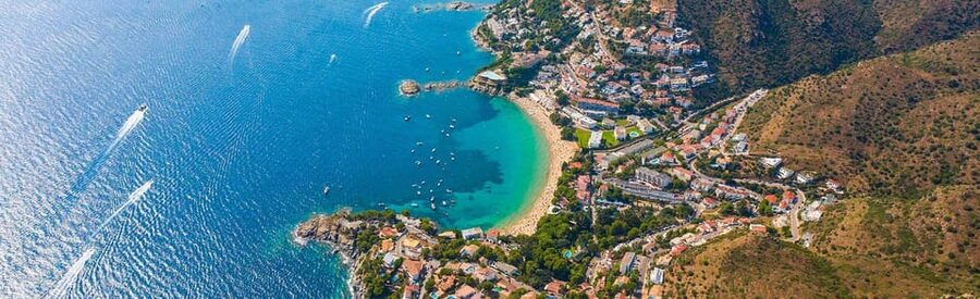 Cap Norfeu: Costa Brava Catamaran Trip with Underwater Views - Audio, comfort, and the small practical details