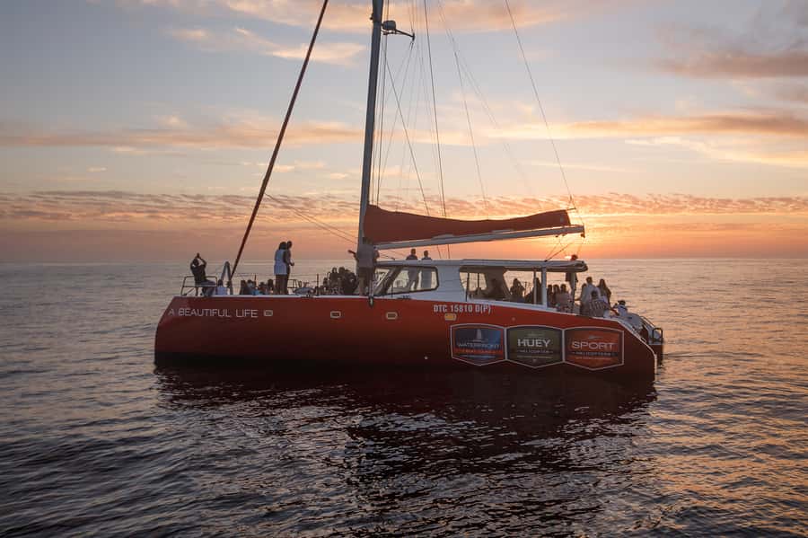 Cape Town: Catamaran Champagne Sunset Cruise - From the V&A Waterfront to Clifton Beach