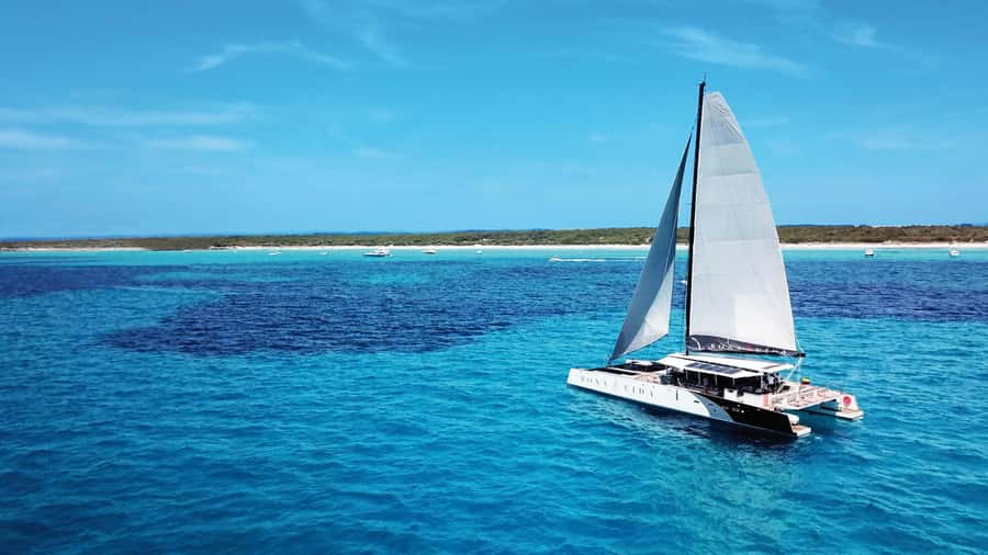 Cartagena: Rosario Islands Catamaran with Lunch and Snorkel - From Bodeguita Dock to the open Caribbean