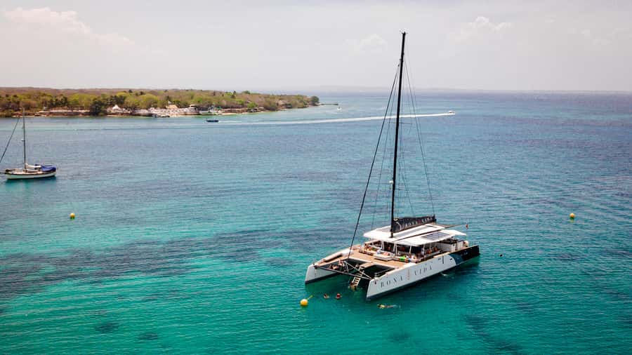 Cartagena: Rosario Islands Catamaran with Lunch and Snorkel - Lunch is a real part of the value