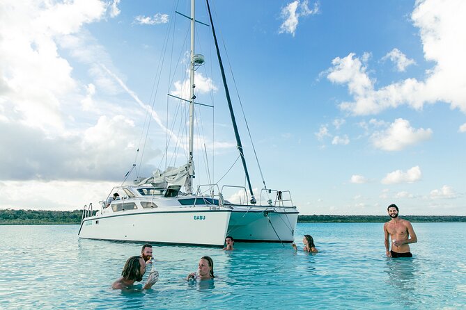 Catamaran Adventure: Sailing and Swimming in the Bacalar Lagoon - The crew can shape the mood