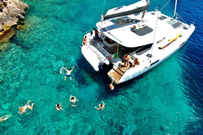 Catamaran Alghero, Catamaran Sailing Day Trip - What makes the crew important