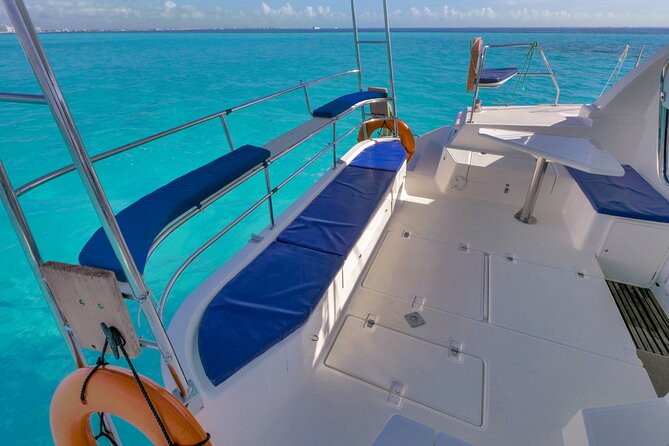 Catamaran Cancun to Isla mujeres Lunch OpenBar and Snorkeling - Chaacmol coral reef and the underwater art stop