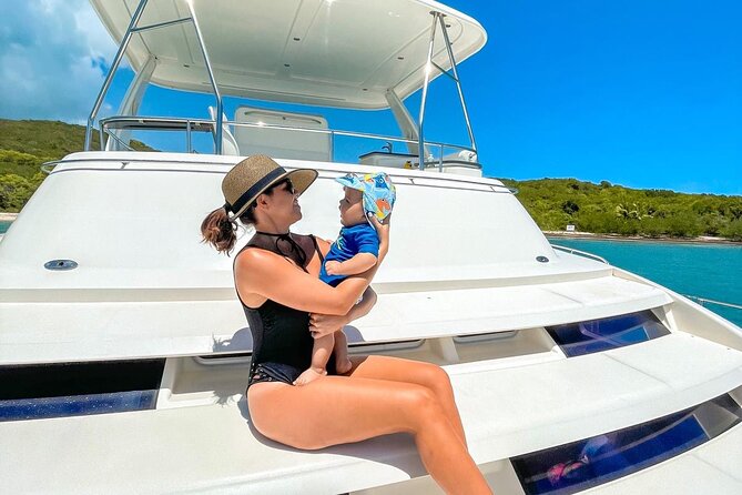 Catamaran Charter Puerto Rico Jenica - The crew adds service to a private day