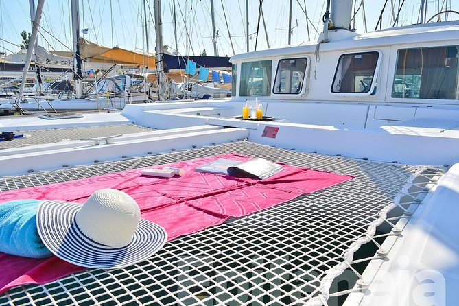 Catamaran cruise in Mykonos with Meal, Drinks & Transport - How the private price works out