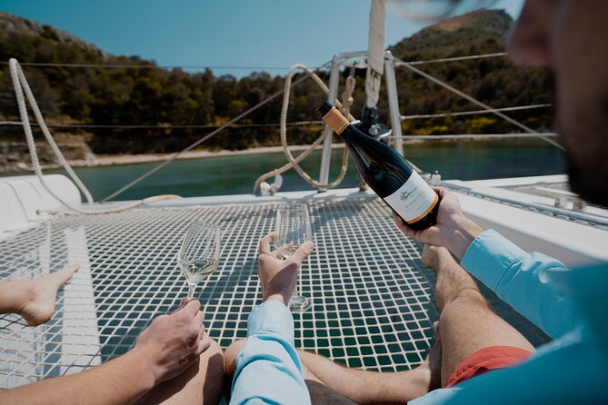 Catamaran Cruise in Nafplio | with Local Treats - What the skipper adds to the day