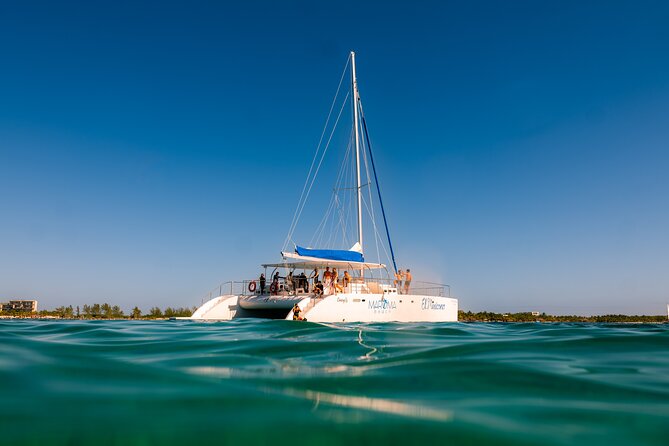 Catamaran Cruise in Riviera Maya With Snorkeling & Beach Club - Why the crew shapes the experience