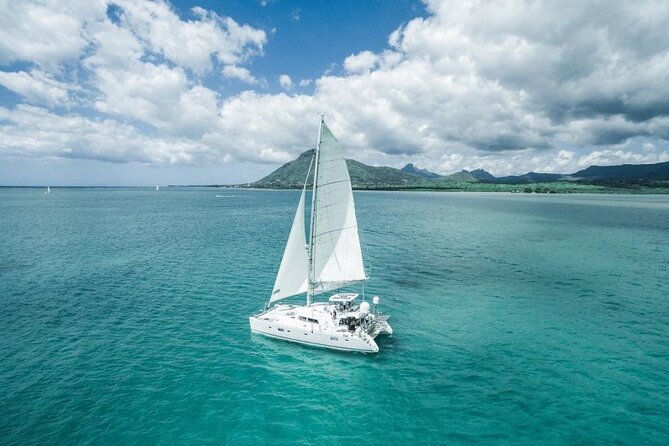 Catamaran Cruise: Isle aux Cerfs, Including BBQ Lunch, in Mauritius - Isle aux Cerfs, lunch, and open bar