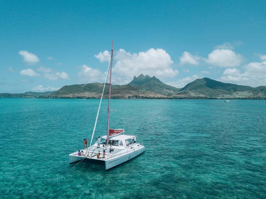 Catamaran cruise to Ile aux Cerfs from Pointe Jerome - Should you book the Ile aux Cerfs cruise?