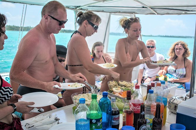 Catamaran cruise to Ile aux cerfs with bbq lunch - Who should book this cruise