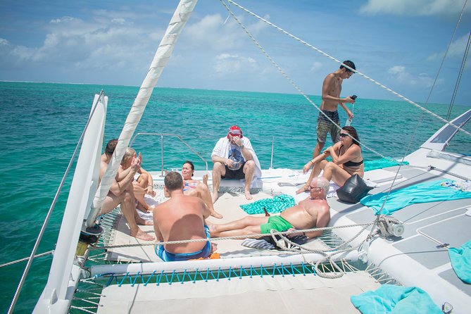 Catamaran cruise to Ile aux cerfs with bbq lunch - The crew and the feel of the day