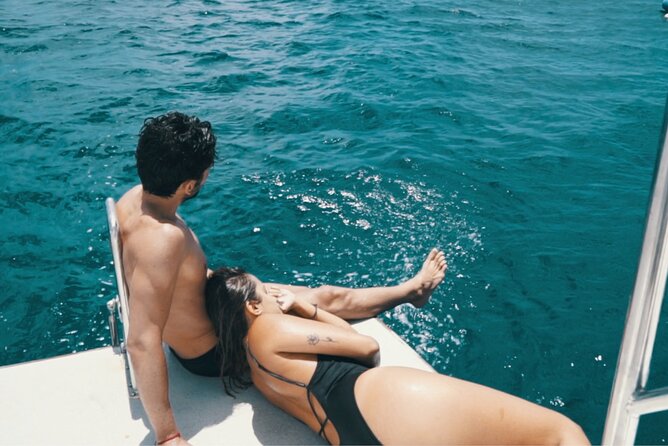 Catamaran Cruise to Papagayo beaches, lunch and water activities - What the catamaran is like on board