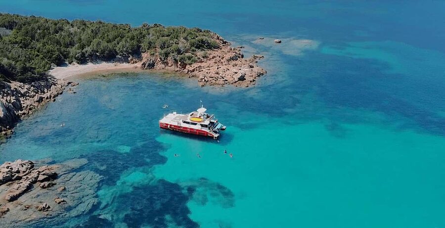 Catamaran cruise to the Lavezzi Islands - Sailing past Cavallo Island