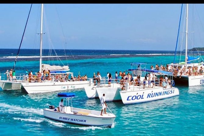 Catamaran cruise with Dunn's River falls from Ocho Rios - Snorkeling in Caribbean waters