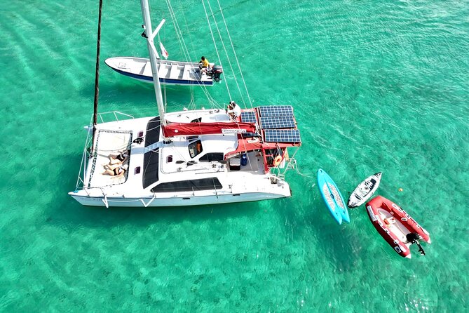 Catamaran Day Cruise Caribbean Beaches with Snorkelling and Lunch - Isla del Padre and the Blue Veins lagoon