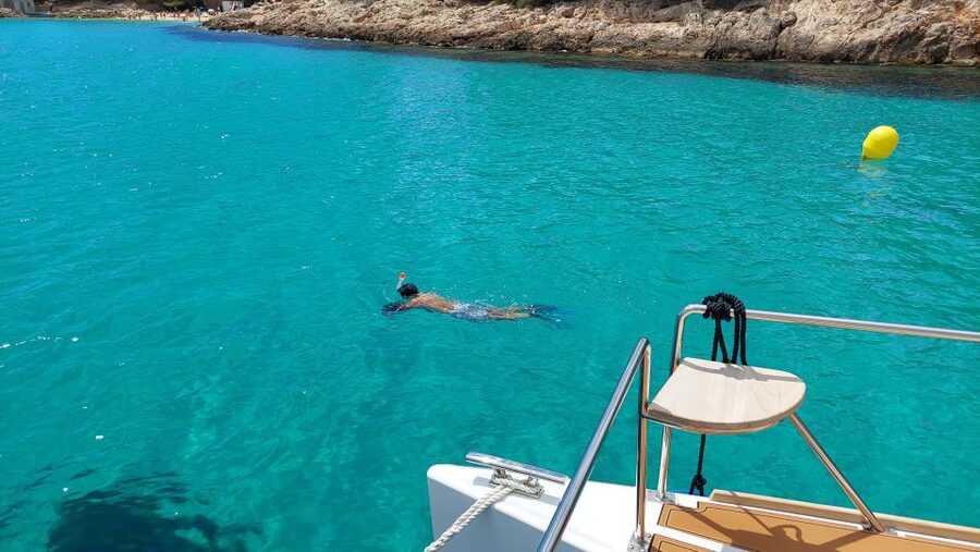 CATAMARAN ECO EXPERIENCE at Palma Bay - Snacks after the first stop