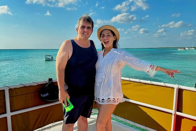 Catamaran Excursion + Open bar + Snorkeling at El Cielo - El Cielito finishes the day in waist-deep water