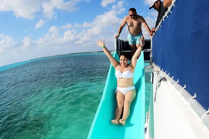 Catamaran Excursion + Open bar + Snorkeling at El Cielo - Who will get the best value