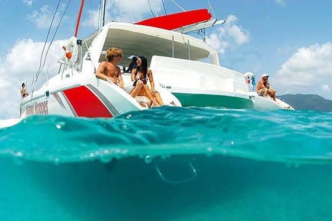 Catamaran Experience to Ile aux cerf: incl: Parasailing, Lunch, GRSE & Transfer - Ile aux Cerfs: beach time with a scheduled thrill