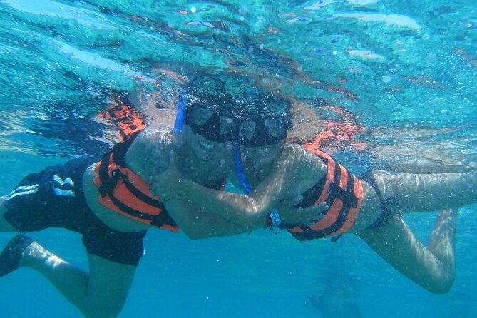 Catamaran family friendly Tour to Isla Mujeres with lunch - Practical details that affect your day