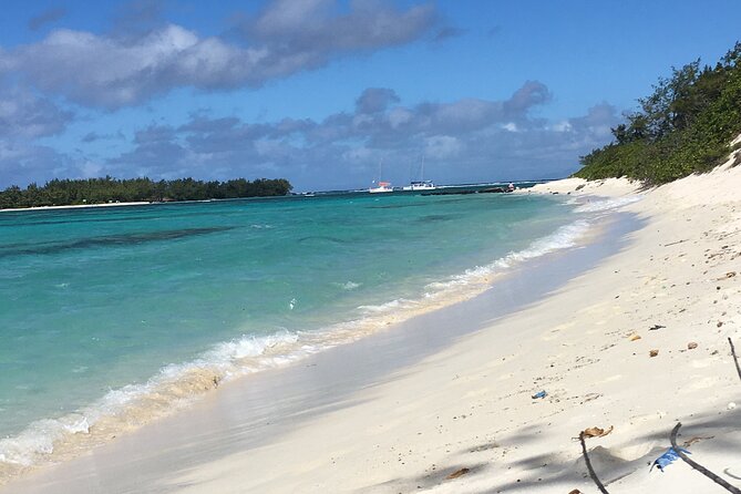 Catamaran Full-Day 3 island Northern Isles Cruise in Grand Baie - Flat Island brings the best snorkeling