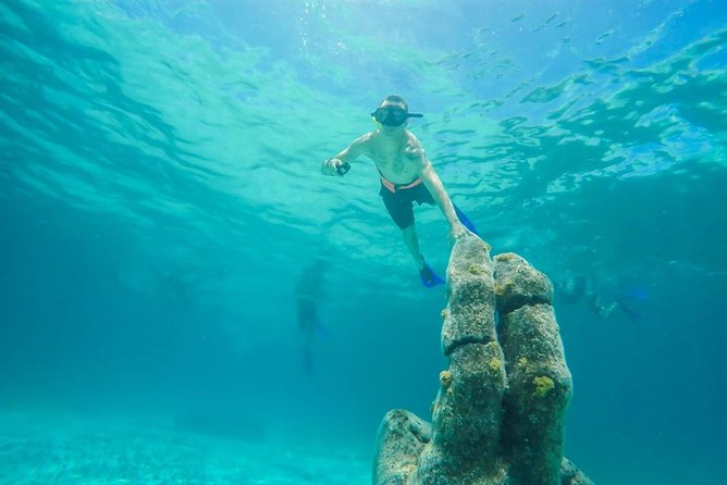 Catamaran Group Sightseeing, Snorkeling Tour Isla Mujeres - Starting at Playa Las Perlas