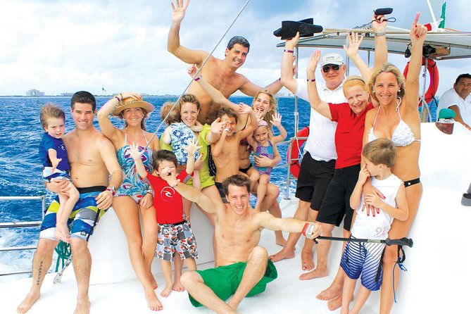 Catamaran Isla Mujeres Tour with Hotel Pick Up included - Lunch and drinks at the beach club