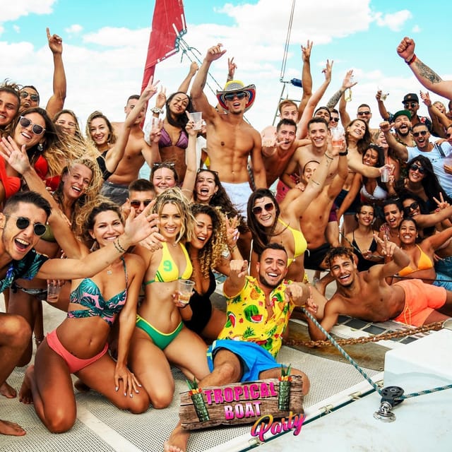 Catamaran Lucile | Famous VIP cata party - Three drinks, macarons, and extra purchases