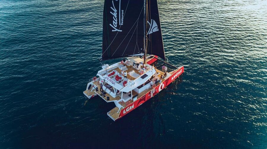 Catamaran Lucile | Sunday brunch - Who should book the Catamaran Lucile?