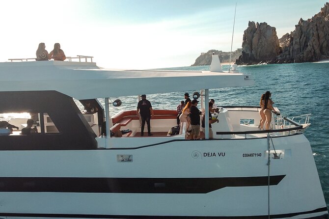 Catamaran - Luxury Private Tour - Thirty minutes beneath the Arch of Cabo San Lucas