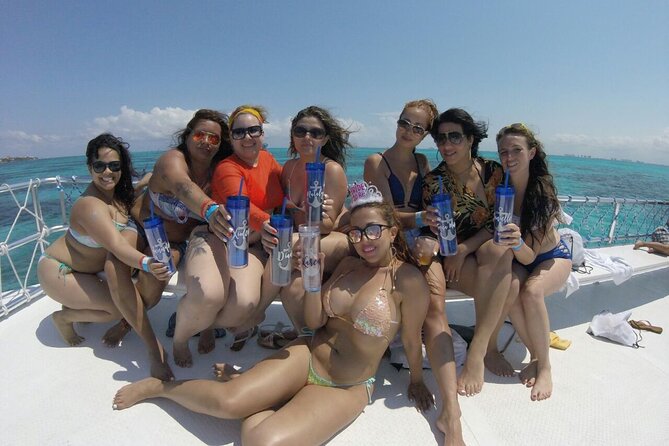 Catamaran Party Boat Cancun - Meeting at Rueda de la Fortuna at noon