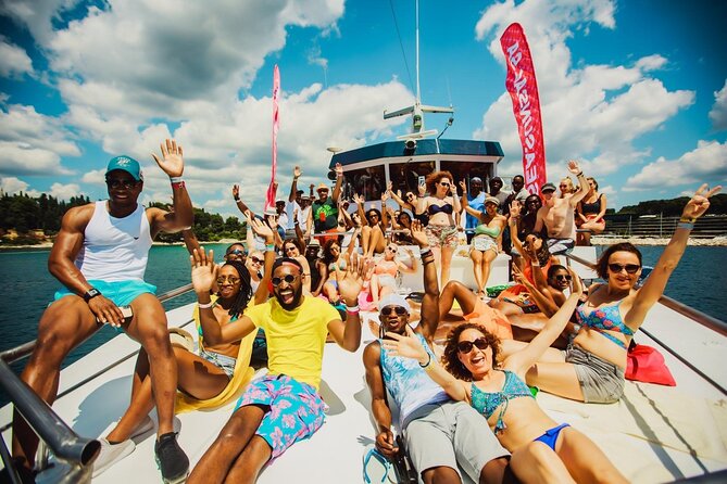 Catamaran Party in Punta Cana Includes Drink and Transportation - What to bring and how to pace the day